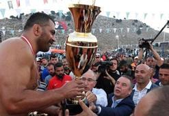 Feslikan’da Başpehlivan Fatih Atlı oldu