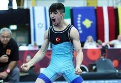 Kerem Kamal'dan altın madalya!