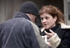 Evsiz sandığı adama pizzasını verdi, adam bakın kim çıktı!