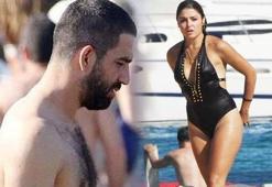 Arda Turan, Hande Erçel'i katladı!