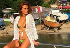 Tuğba Özay'ın bikinili paylaşımı olay oldu!