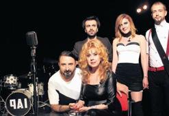 20 yıl sonra stüdyoya girdi