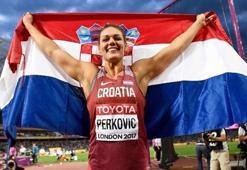 Altın madalya Sandra Perkovic'in