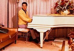 Elvis'in piyanosu satışta!