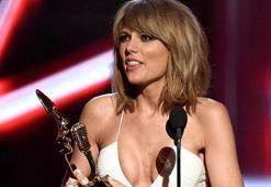 Taylor Swift tazminat davasını kazandı!