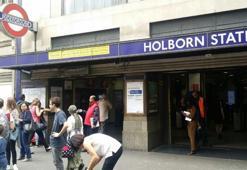 Londra’da metro istasyonunda yangın