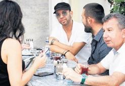 Dükkanı kapatıyor
