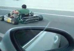 Karayolunda go-kart çılgınlığı görenleri şoke etti