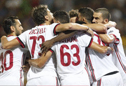 Çalhanoğlu'lu Milan deplasmanda farklı kazandı