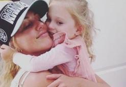 Meryem Uzerli baba evinde çok mutlu!