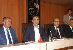 AB Bakanı: En tepeye Erdoğan'ı koymuşlar...