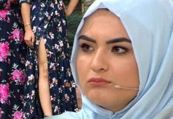 Hanife'den şoke eden paylaşım! Derin yırtmaçlı...