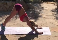 Britney Spears evinin arka bahçesinde şov yaptı!