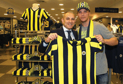 Ünlü sanatçı Fenerbahçe'yi bıraktı