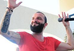 Sahnede çıplak ayak