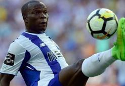Aboubakar, Porto'dan uçuyor