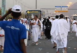 Hacı adayları Arafat yolunda