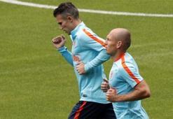 Van Persie'den bir darbe daha: Sakın gelme!
