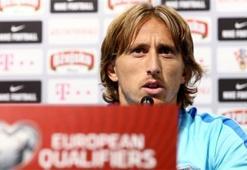 Modric: "FIFA, oyuncuları önemsemiyor, askerdeymişiz gibi..."