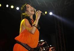 Hande Yener rüzgarı!