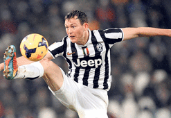 Beck'in yerine Lichtsteiner!