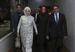 Çavuşoğlu, Emine Erdoğan ile birlikte Bangladeş'e gitti