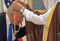 Suudi Arabistan'dan Trump'a kaftan!