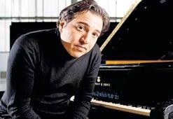 Fazıl Say: Kapı açıldı, çıplak bir adam...