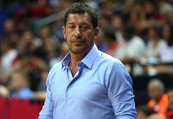 Ufuk Sarıca takımını kutladı
