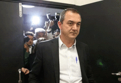 Son dakika... Ünlü milyarderin evine baskın!