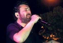 Baba acısıyla sahneye çıktı