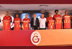 Galatasaray yeni transferlerini tanıttı