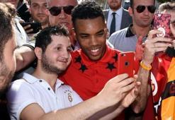 Galatasaraylı Rodrigues'e açılışta büyük ilgi