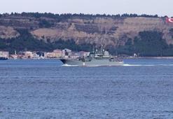 Rus savaş gemisi Çanakkale Boğazı'ndan geçti