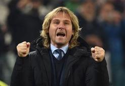 45'lik Nedved sözleşme imzaladı!