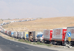 Habur’da TIR’lar durdu