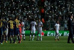 Vodafone Park karanlığa gömüldü! Maç durdu...