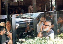 Sevgililer aynı karede