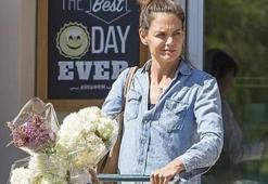 Katie Holmes makyajsız yakalandı!