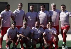 Futbolun efsaneleri hükümlülerle buluştu