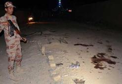 Son dakika... Pakistan'da türbeye bombalı saldırı