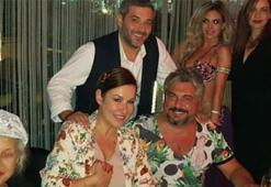 Dansözü masalarına çağırıp...