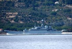 Rus savaş gemisi Çanakkale Boğazı'ndan geçti