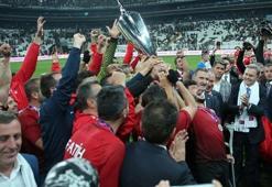 Kılıçdaroğlu, Ampute Milli Takımı'nı kutladı