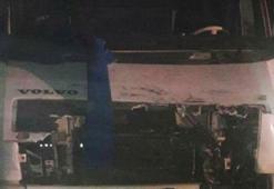 Askeri araç ile TIR çarpıştı: 4 asker ve 1 korucu yaralandı
