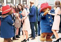 Ayı Paddington ile dans