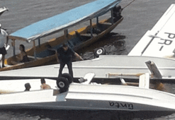 Greenpeace uçağı düştü!