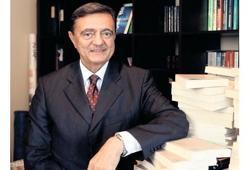 7’den 70’e herkese kitap okutuyor