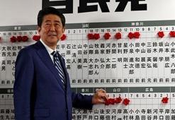 Japonya'da genel seçimin galibi Başbakan Abe oldu