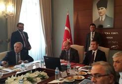 Süleyman Soylu ve Nurettin Canikli, sıcak bölgede